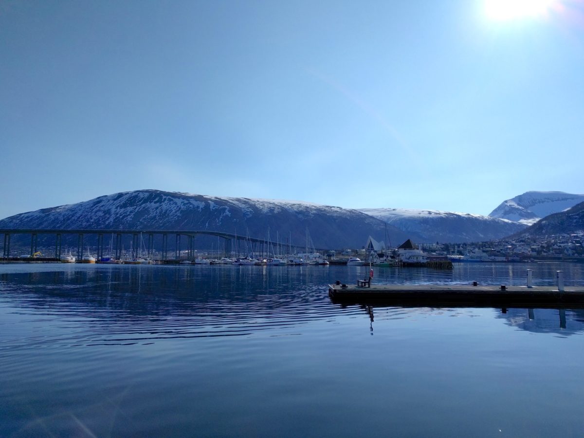 Tromso kathedraal haven marina zeilen zeilreis Noorwegen SeaWind Adventures fotografie