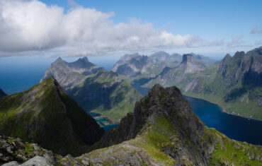 zeilen Noorwegen Lofoten Bergen zeilvakantie Noorse kust zeilreis Vesteralen wandelen sailing seglen Norway