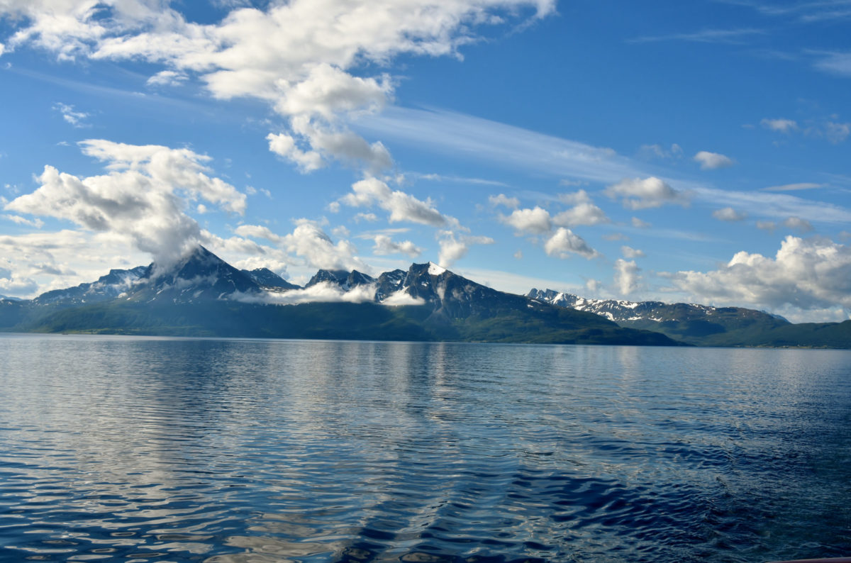 Digital Detox vakantie Noorwegen zeilen Vesteralen Lofoten sailing norway onthaasten zeilreis zeilvakantie