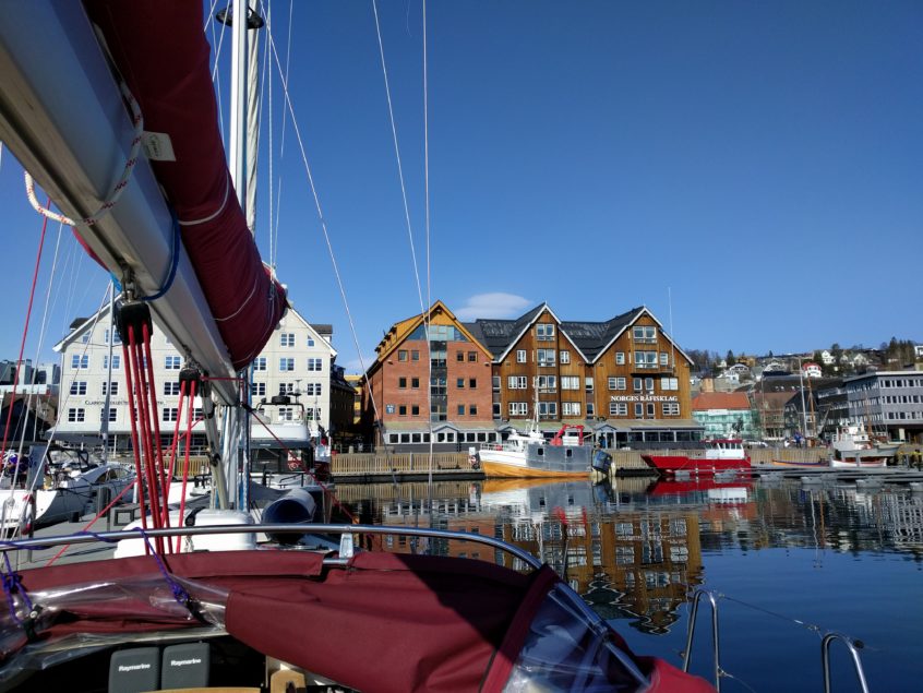 Tromso Noorwegen reistips citytrip SeaWind Adventures vakantie Scandinavie rondreis zeilexpeditie outdoor zeilen groepreis