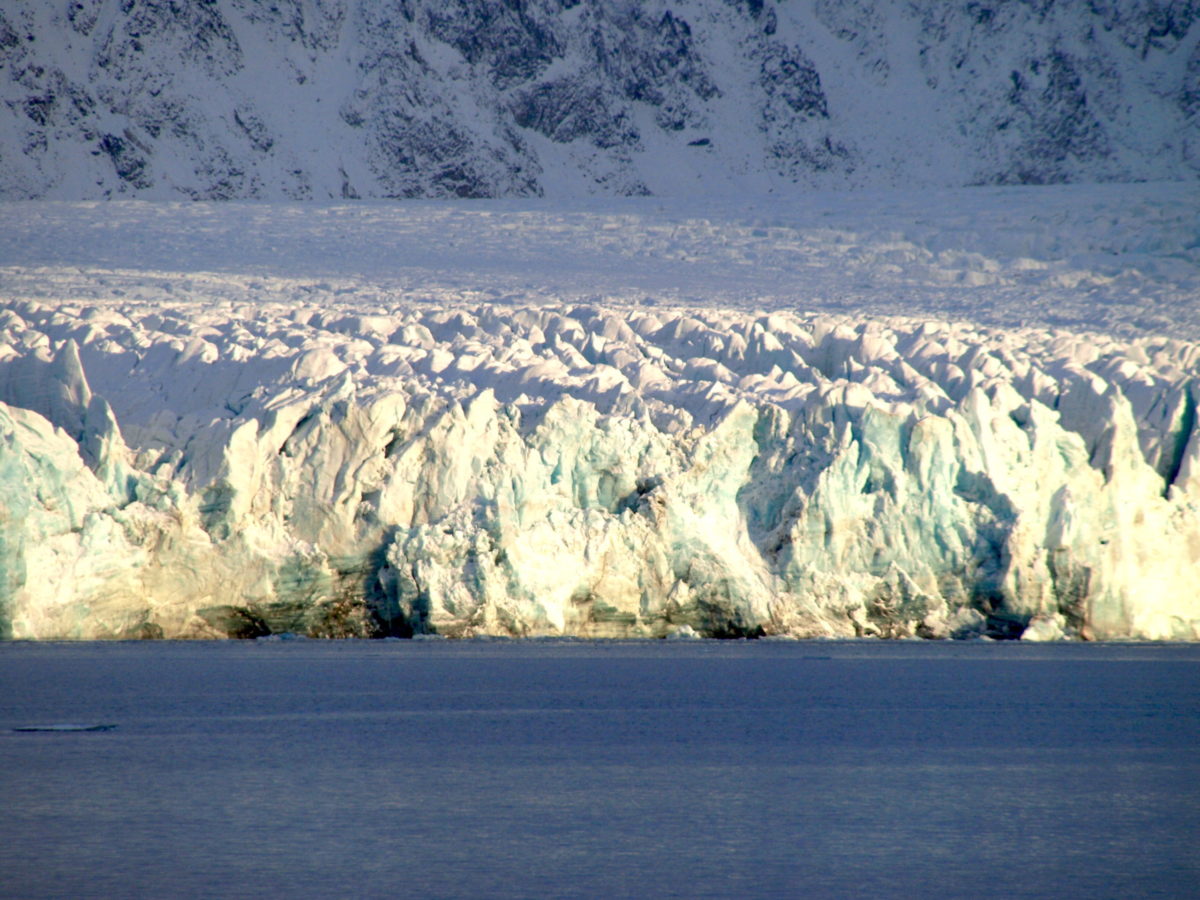 Spitsbergen Svalbard onderzoek wetenschap expeditie gletsjer afkalven poolgebied arctic research SeaWind Adventures