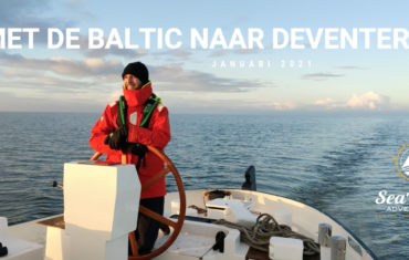 zeilschip Baltic varen schipper aan het roer